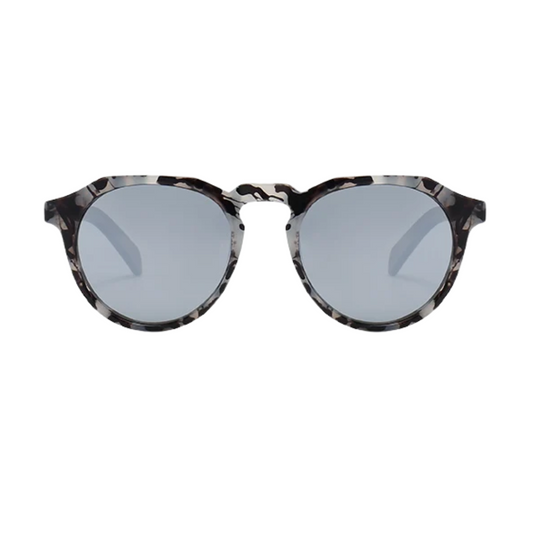 GCV HORIZON SILVER™ – Premium Polarized Sunglasses with Natural Walnut Finish